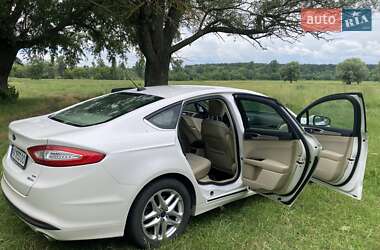 Седан Ford Fusion 2013 в 