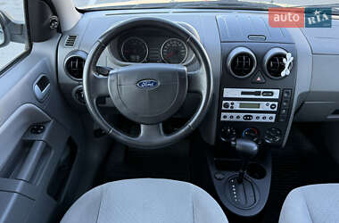 Хэтчбек Ford Fusion 2005 в 