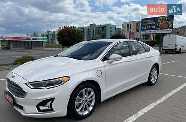 Седан Ford Fusion 2018 в 