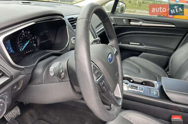 Седан Ford Fusion 2018 в 