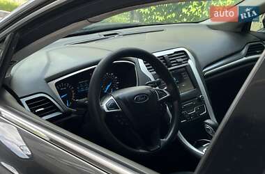 Седан Ford Fusion 2014 в 