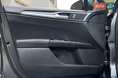 Седан Ford Fusion 2014 в 