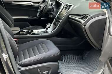 Седан Ford Fusion 2014 в 
