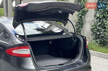 Седан Ford Fusion 2014 в 