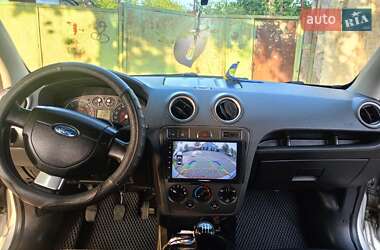 Хэтчбек Ford Fusion 2008 в 