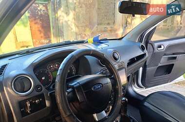 Хэтчбек Ford Fusion 2008 в 