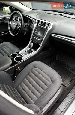 Седан Ford Fusion 2012 в 