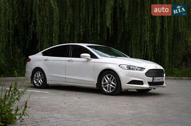 Седан Ford Fusion 2014 в 