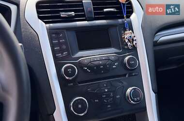 Седан Ford Fusion 2014 в 