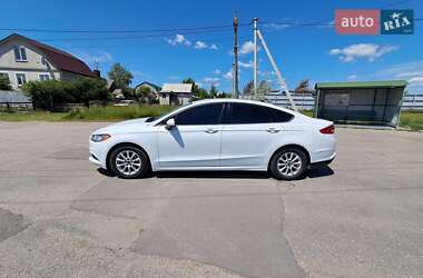 Седан Ford Fusion 2016 в 
