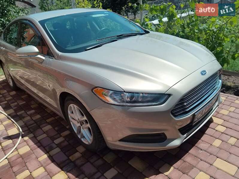 Седан Ford Fusion 2014 в Шполе