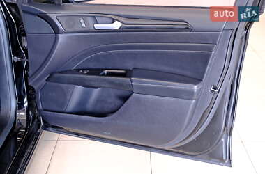 Седан Ford Fusion 2019 в 