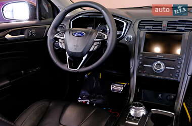 Седан Ford Fusion 2019 в 
