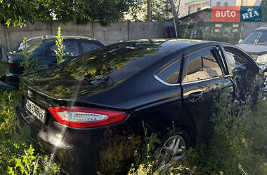 Седан Ford Fusion 2015 в 