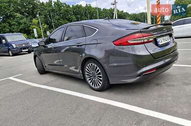 Седан Ford Fusion 2017 в 