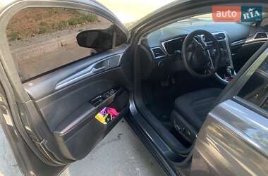 Седан Ford Fusion 2015 в 