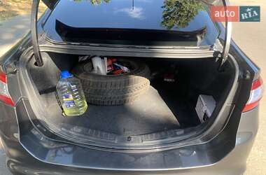 Седан Ford Fusion 2015 в 