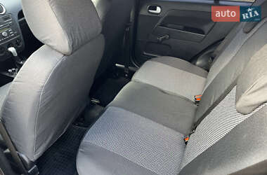 Хетчбек Ford Fusion 2005 в 