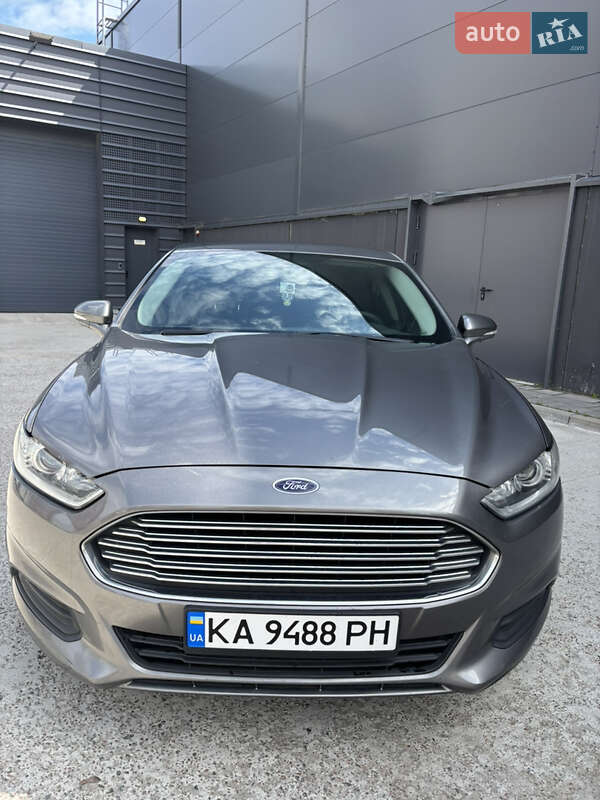 Седан Ford Fusion 2014 в 
