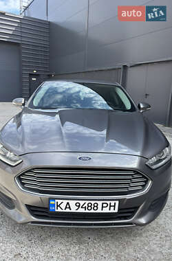 Седан Ford Fusion 2014 в 