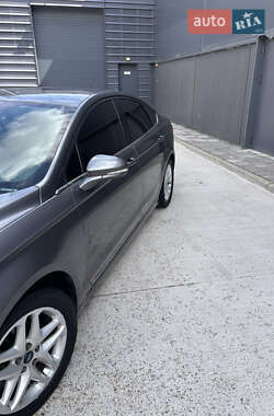 Седан Ford Fusion 2014 в 