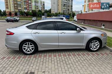 Седан Ford Fusion 2015 в 