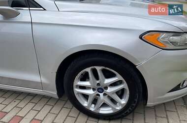 Седан Ford Fusion 2015 в 