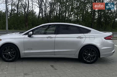 Седан Ford Fusion 2017 в 