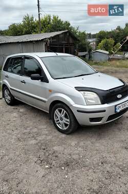 Хэтчбек Ford Fusion 2003 в 