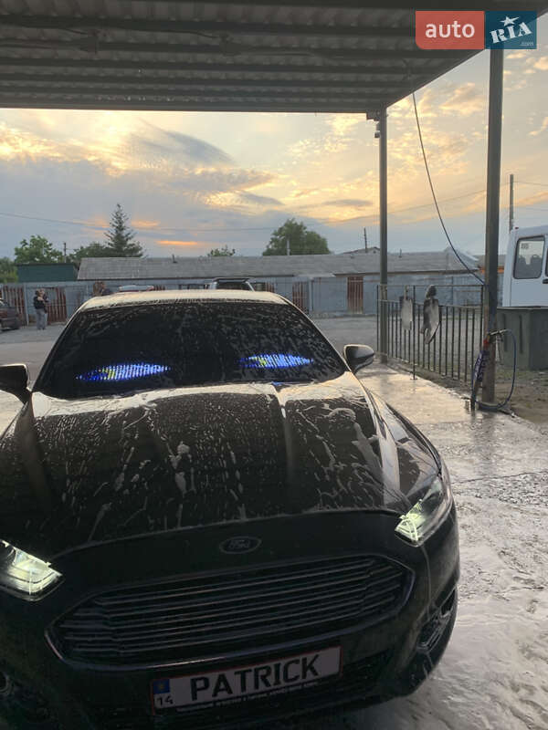 Седан Ford Fusion 2015 в Львове