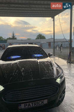 Седан Ford Fusion 2015 в 