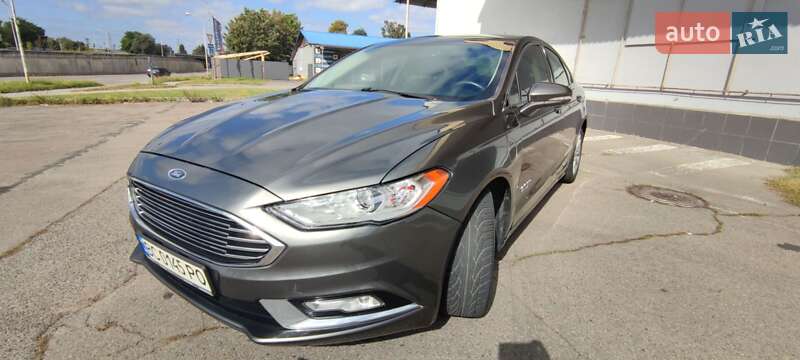 Седан Ford Fusion 2016 в 