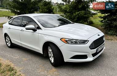 Седан Ford Fusion 2015 в 