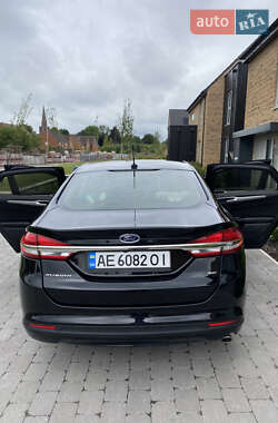 Седан Ford Fusion 2017 в 