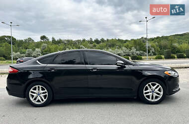Седан Ford Fusion 2013 в 