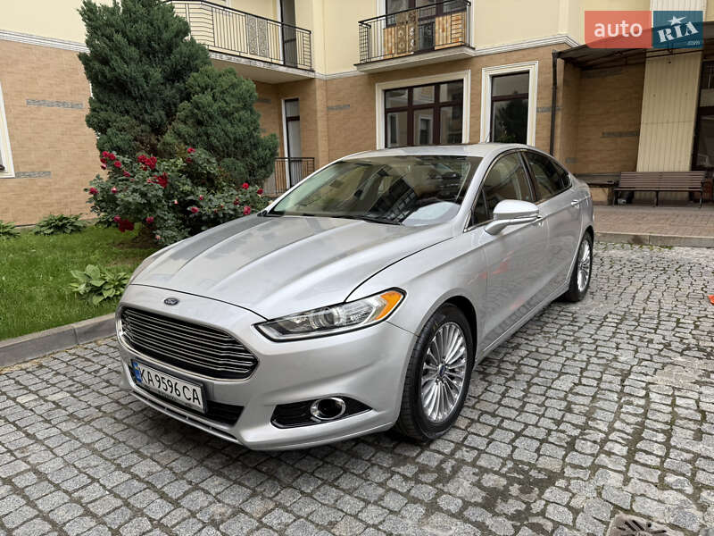 Седан Ford Fusion 2013 в 