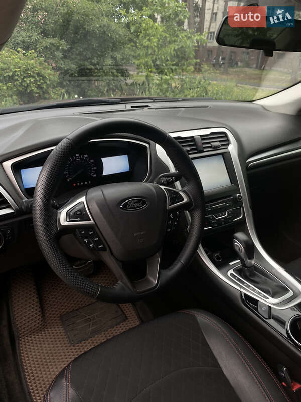 Седан Ford Fusion 2016 в Новомосковске