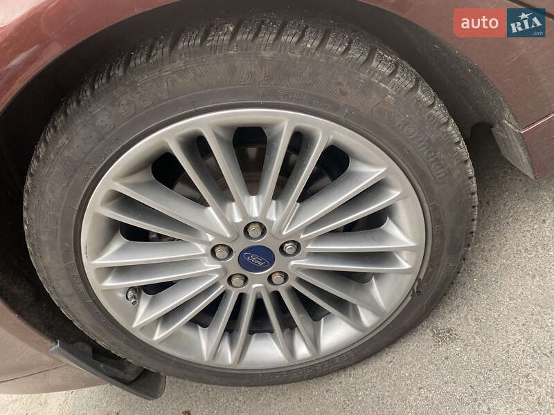 Седан Ford Fusion 2016 в Новомосковске