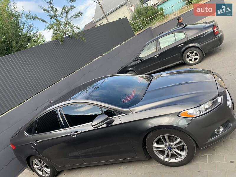 Седан Ford Fusion 2015 в Львове