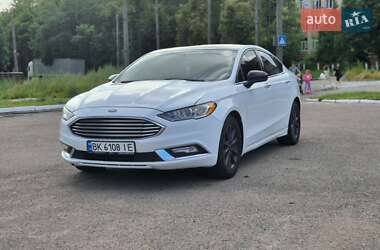 Седан Ford Fusion 2017 в 