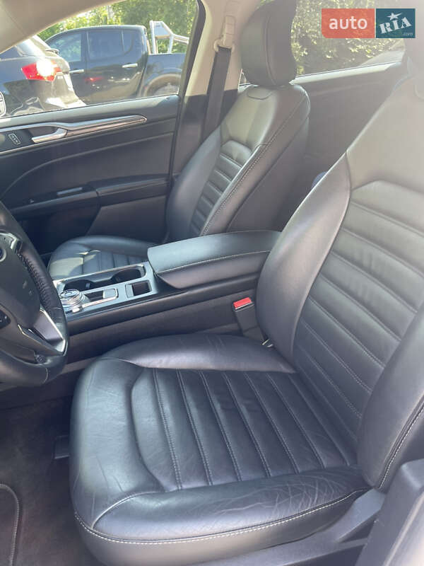 Седан Ford Fusion 2017 в Львове