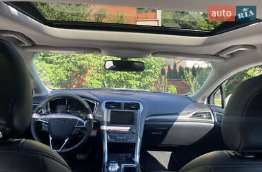 Седан Ford Fusion 2017 в 