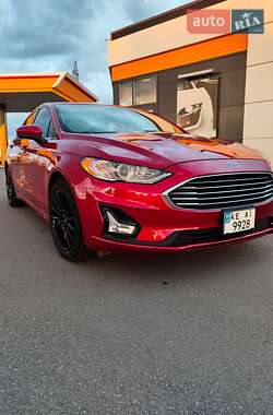 Седан Ford Fusion 2019 в 