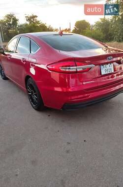 Седан Ford Fusion 2019 в 