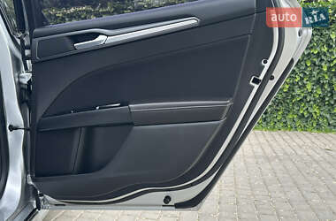Седан Ford Fusion 2012 в 