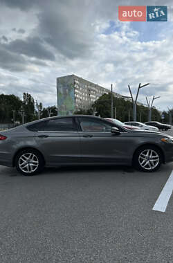 Седан Ford Fusion 2012 в 
