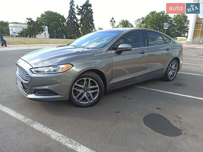 Седан Ford Fusion 2014 в Львове