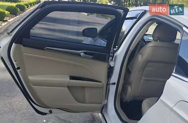 Седан Ford Fusion 2013 в 