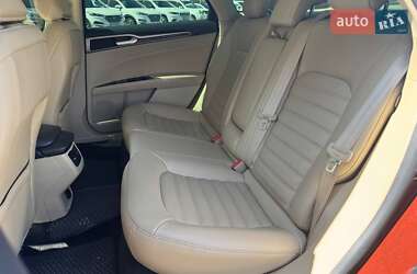 Седан Ford Fusion 2015 в 