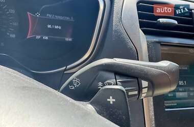 Седан Ford Fusion 2015 в 